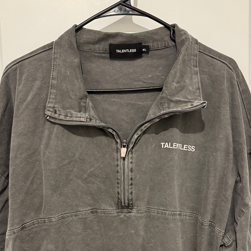 TALENTLESS Gray Half-Zip Jacket - Picture 2 of 3
